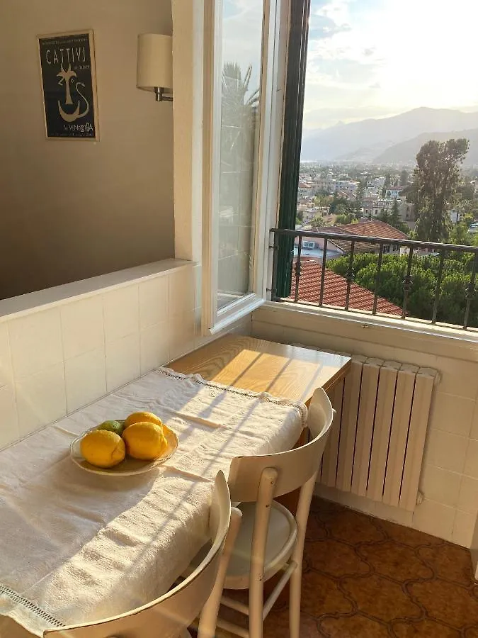 Casa Petra - Appartamento Vista Mare Citta Vecchia Bordighera